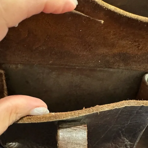 Brown Vintage Leather Briefcase with Adjustable Strap and Buckle Closure - Picture 14 of 14